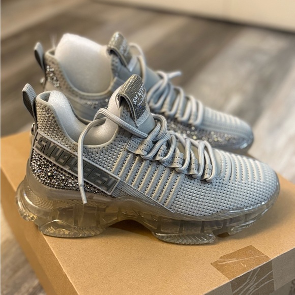 Steve Madden Gray Maxima Sneaker - Picture 1 of 6